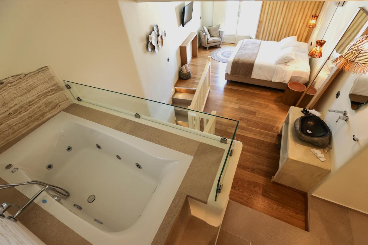 Life Suites Tourlos Eksteriør billede