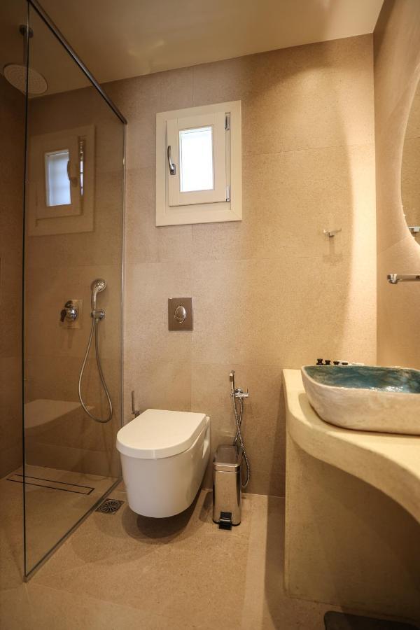 Life Suites Tourlos Eksteriør billede
